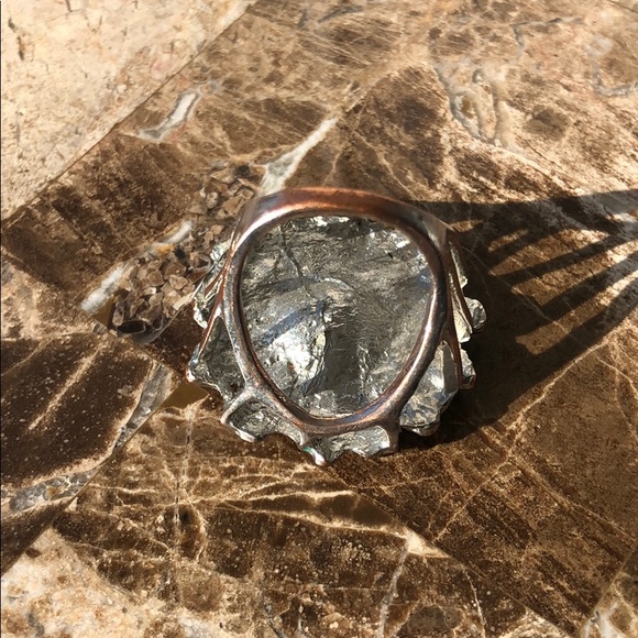 Pink Rhinestone Flower ring 🌺 - Picture 4 of 6